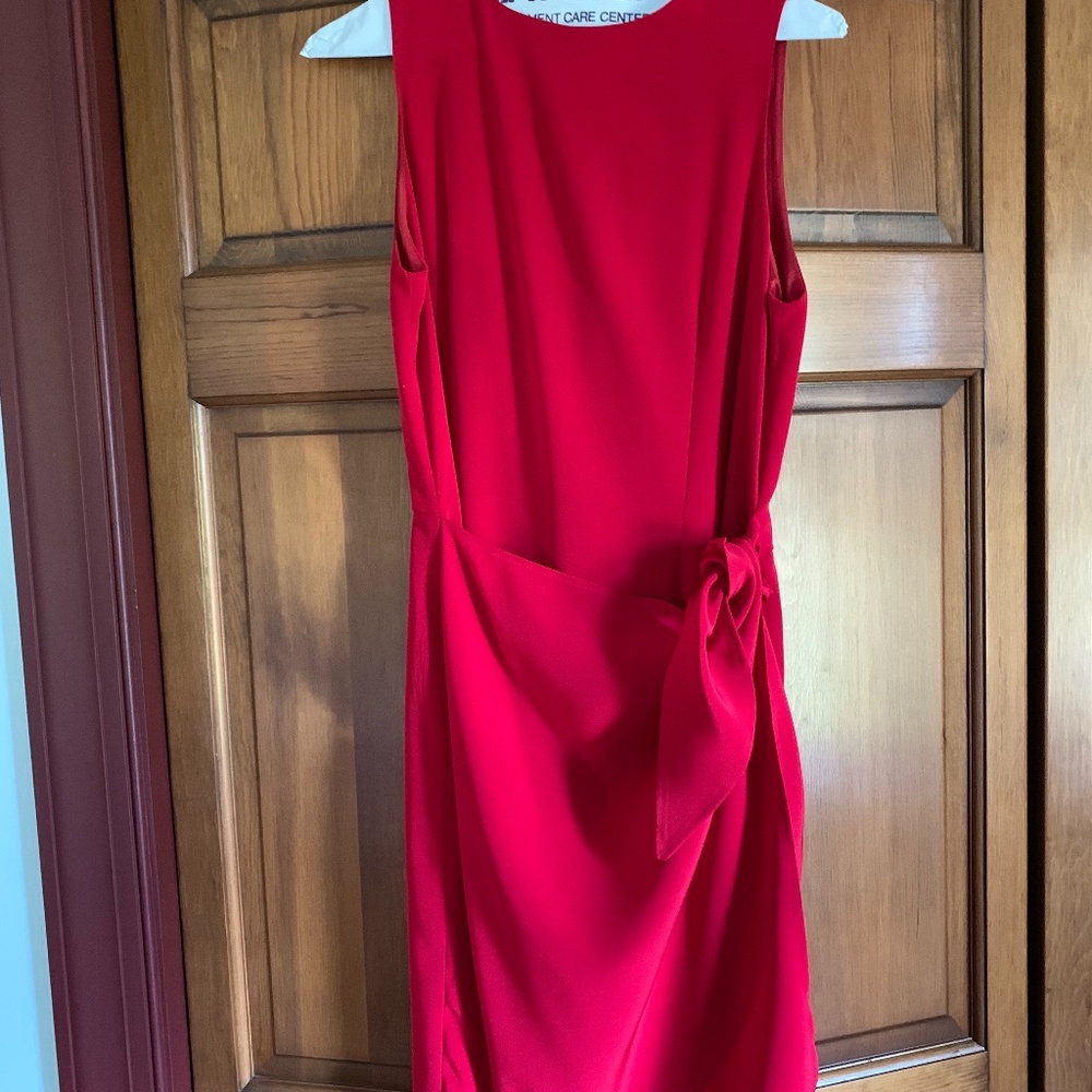 Lovely red sleeveless dress